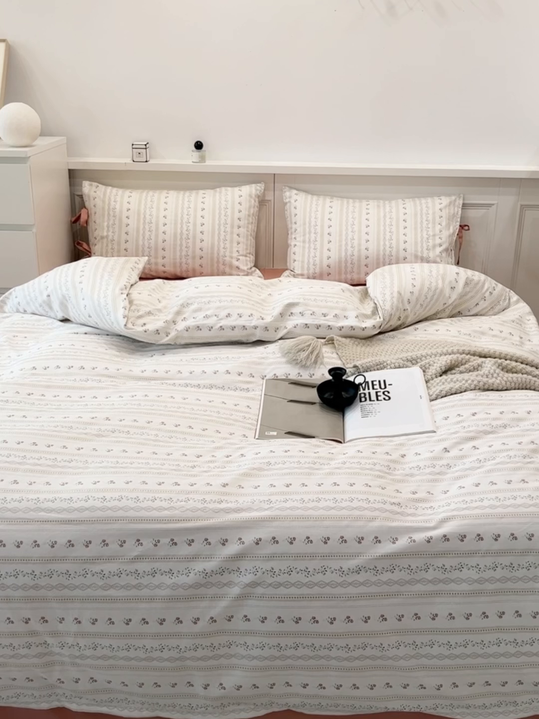 91家纺网 家纺一手货源 找家纺 绫韵家纺 2026新款13372全棉ins小碎花纯棉田园风床单床笠四件套系绳蝴蝶结系列二 晴天-海棠红