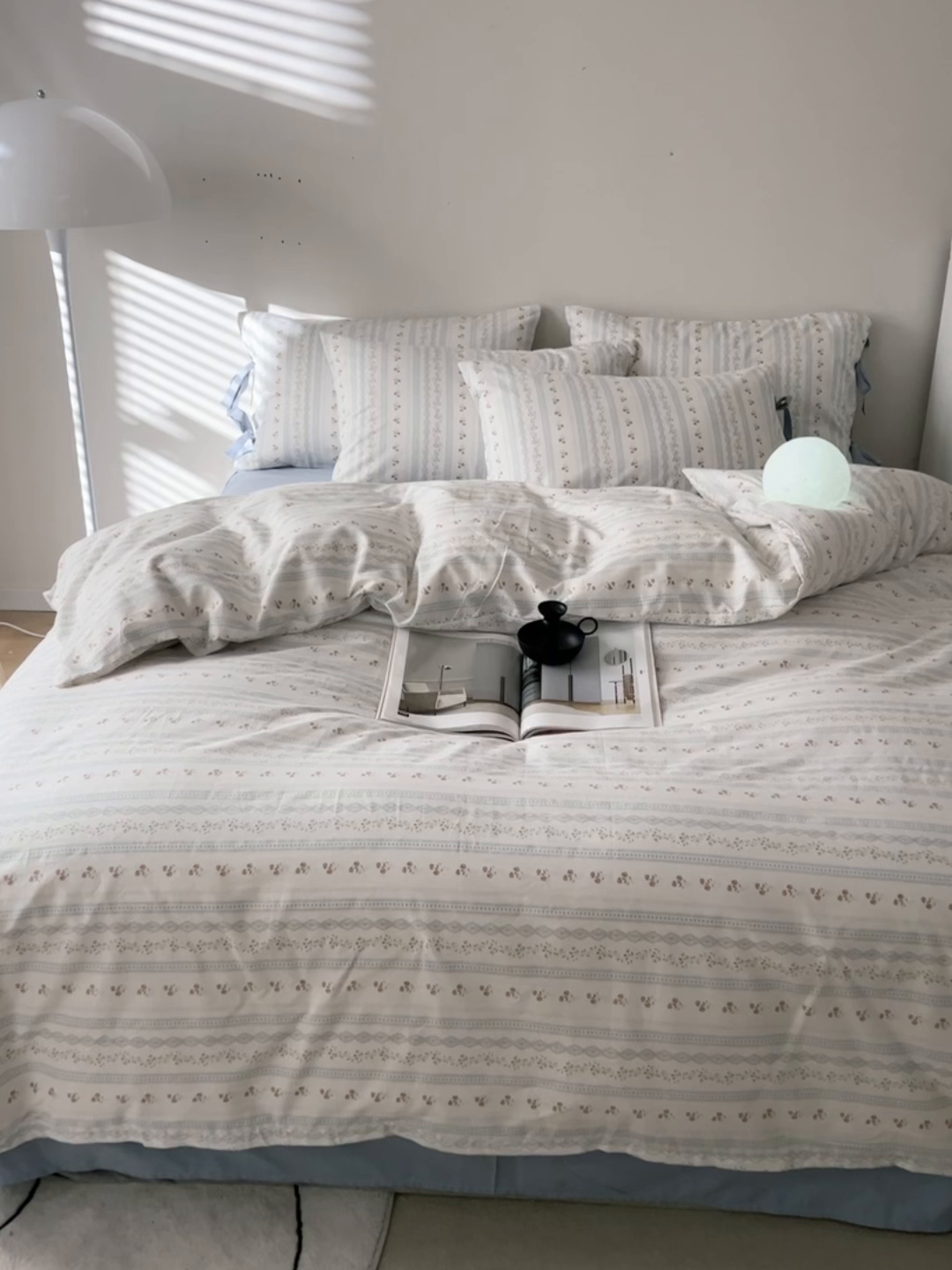 91家纺网 家纺一手货源 找家纺 绫韵家纺 2026新款13372全棉ins小碎花纯棉田园风床单床笠四件套系绳蝴蝶结系列二 汀兰-海港蓝