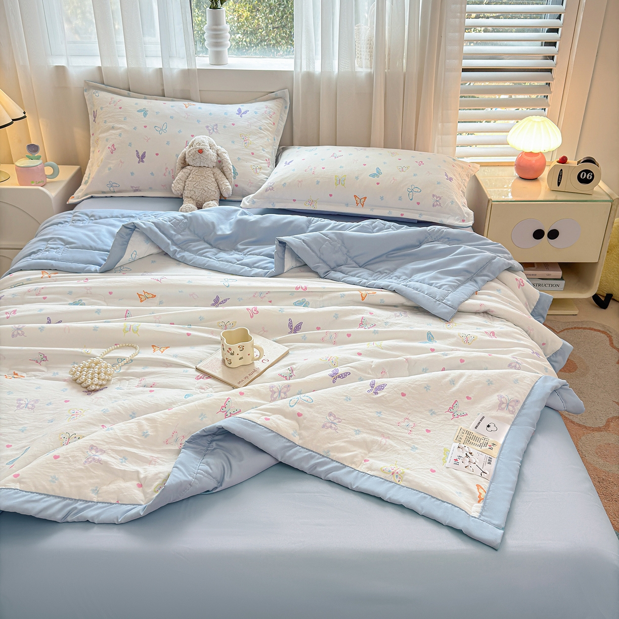 91家纺网 家纺一手货源 找家纺 2026新款A类新疆棉花夏凉被加宽包边水洗棉卡通印花吸湿透气棉花夏被空调被 凌香 蝶舞