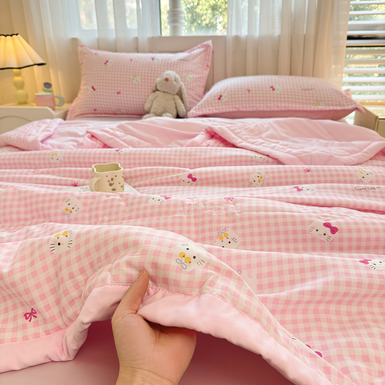 91家纺网 家纺一手货源 找家纺 2026新款A类新疆棉花夏凉被加宽包边水洗棉卡通印花吸湿透气棉花夏被空调被 凌香 格林童话