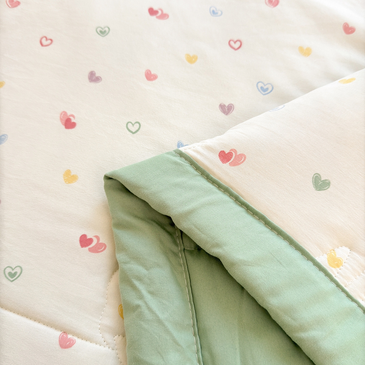 91家纺网 家纺一手货源 找家纺 2026新款A类新疆棉花夏凉被加宽包边水洗棉卡通印花吸湿透气棉花夏被空调被 凌香 心心相印