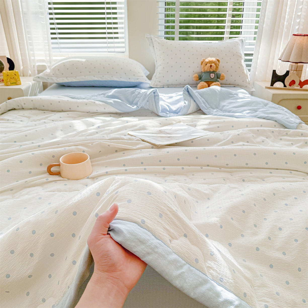 91家纺网 家纺一手货源 找家纺 2026新款A类新疆棉花夏凉被加宽包边水洗棉卡通印花吸湿透气棉花夏被空调被 云感波点