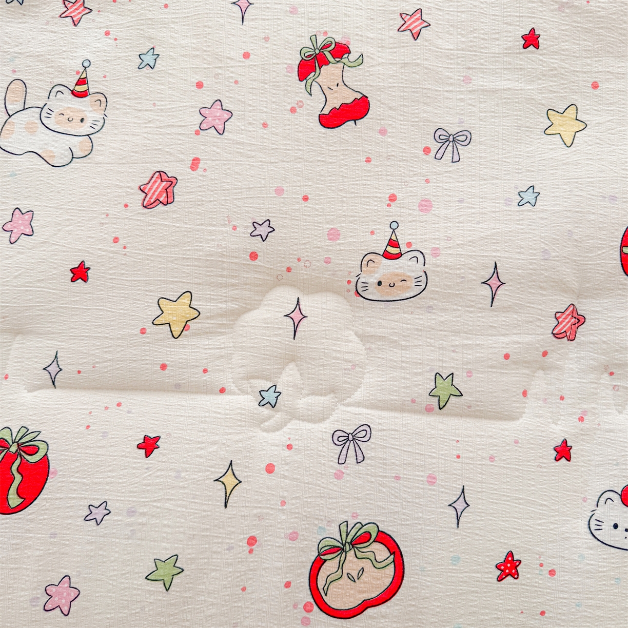 91家纺网 家纺一手货源 找家纺 2026新款A类新疆棉花夏凉被加宽包边水洗棉卡通印花吸湿透气棉花夏被空调被 云感红苹果