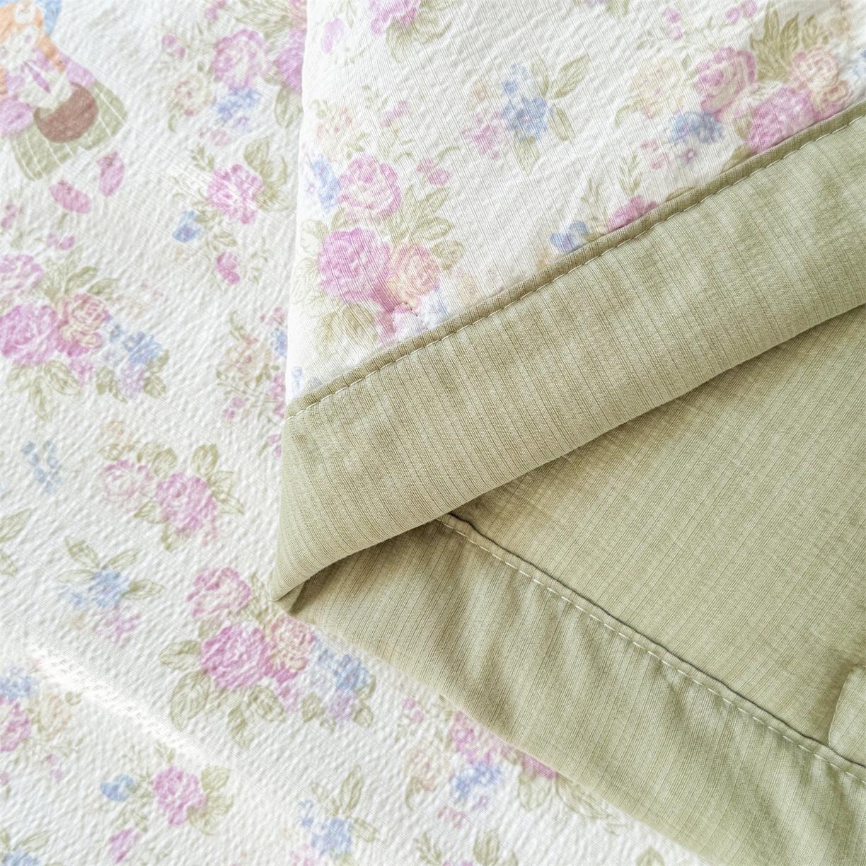 91家纺网 家纺一手货源 找家纺 2026新款A类新疆棉花夏凉被加宽包边水洗棉卡通印花吸湿透气棉花夏被空调被 云感花梦女孩