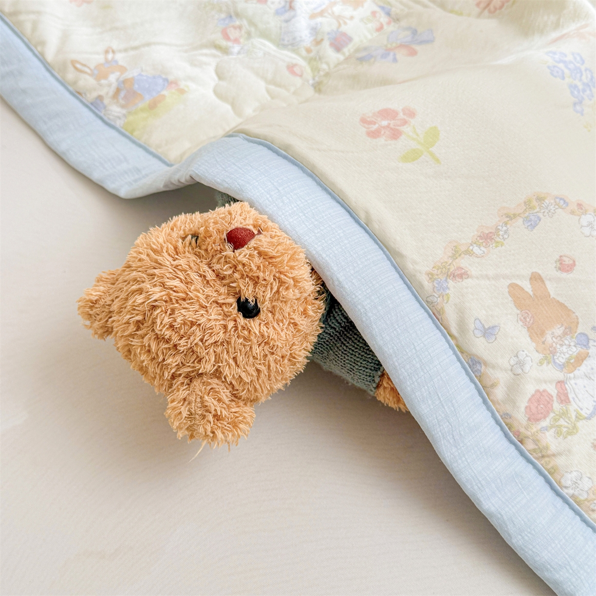 91家纺网 家纺一手货源 找家纺 2026新款A类新疆棉花夏凉被加宽包边水洗棉卡通印花吸湿透气棉花夏被空调被 云感派对