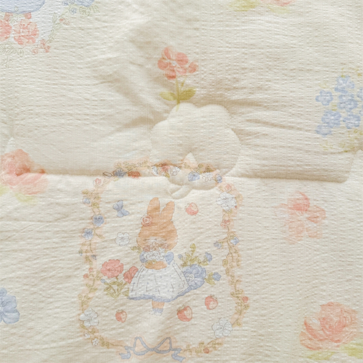 91家纺网 家纺一手货源 找家纺 2026新款A类新疆棉花夏凉被加宽包边水洗棉卡通印花吸湿透气棉花夏被空调被 云感派对