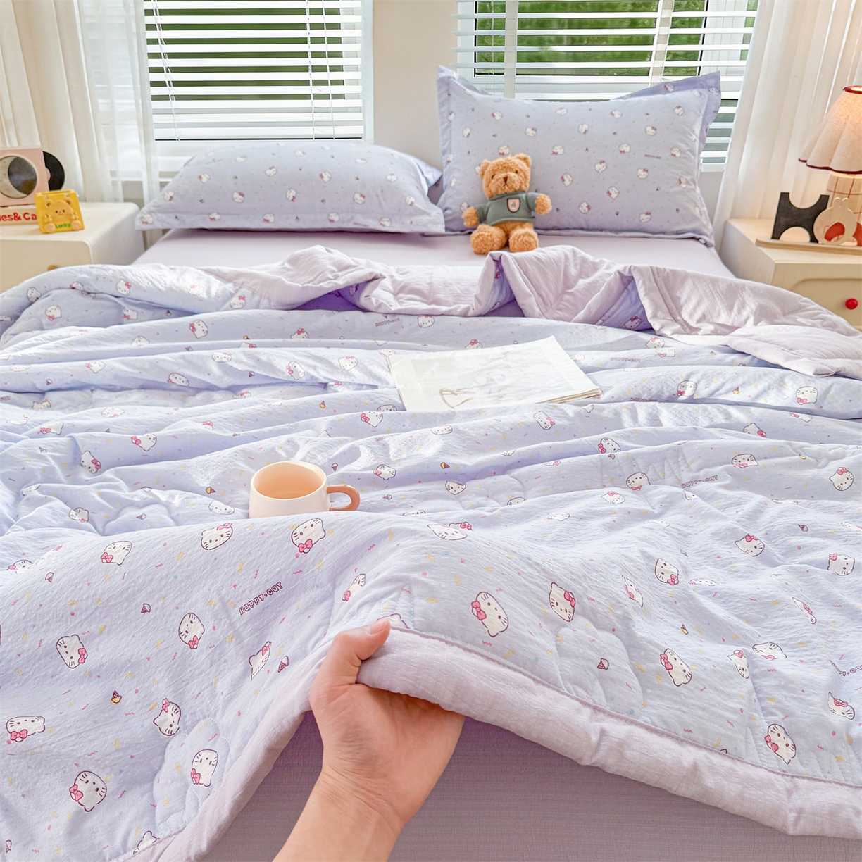 91家纺网 家纺一手货源 找家纺 2026新款A类新疆棉花夏凉被加宽包边水洗棉卡通印花吸湿透气棉花夏被空调被 云感瑞拉