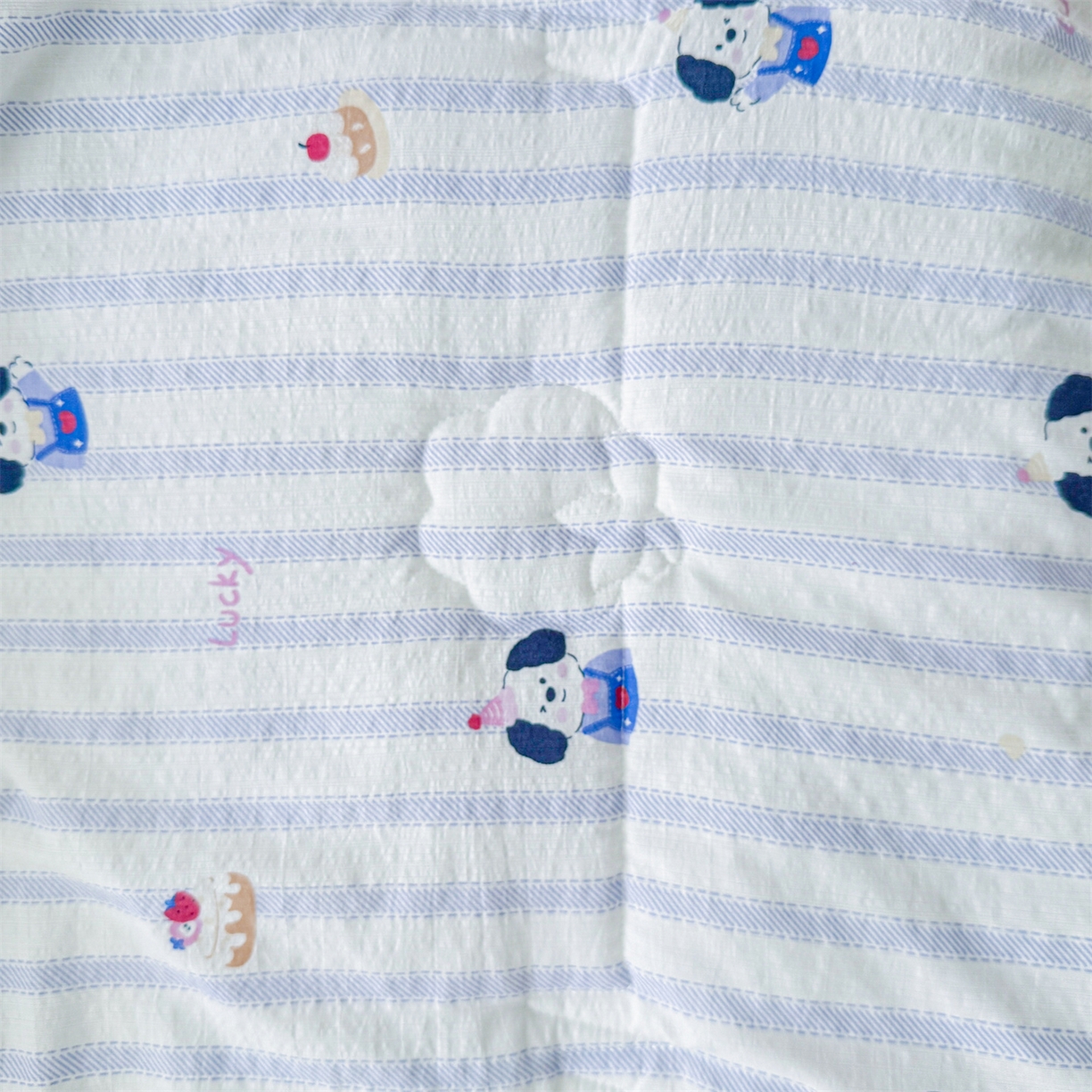 91家纺网 家纺一手货源 找家纺 2026新款A类新疆棉花夏凉被加宽包边水洗棉卡通印花吸湿透气棉花夏被空调被 云感生日狗