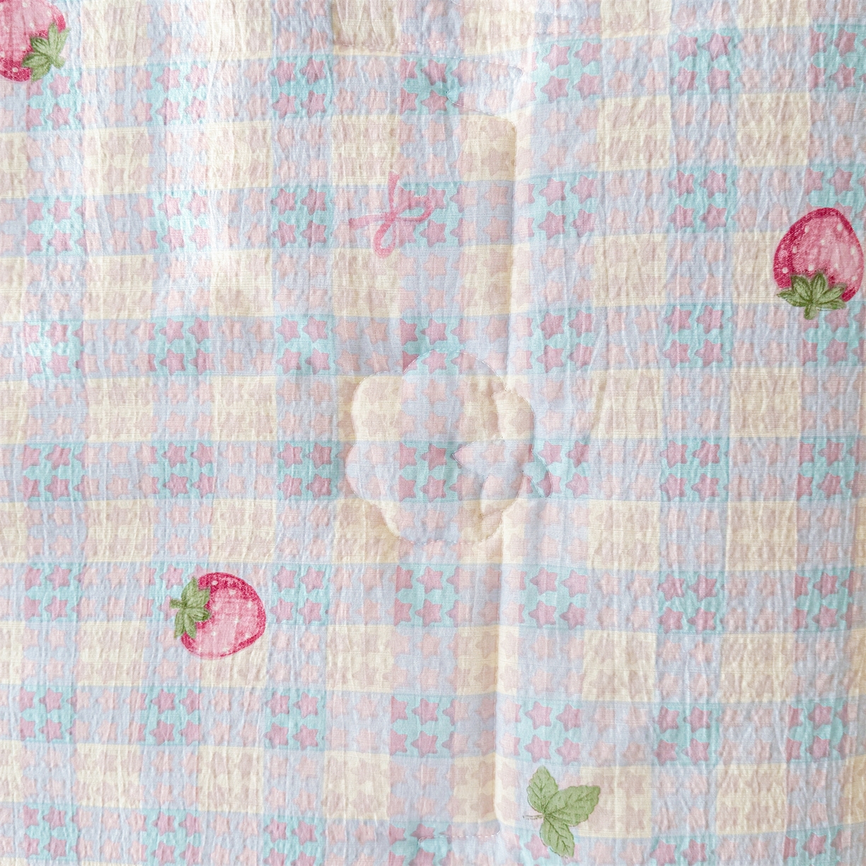 91家纺网 家纺一手货源 找家纺 2026新款A类新疆棉花夏凉被加宽包边水洗棉卡通印花吸湿透气棉花夏被空调被 云感星星草莓