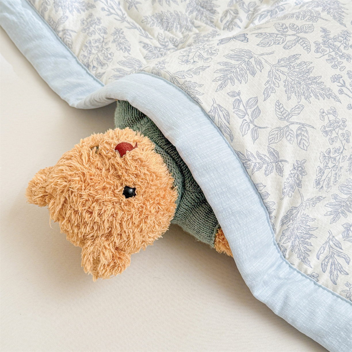 91家纺网 家纺一手货源 找家纺 2026新款A类新疆棉花夏凉被加宽包边水洗棉卡通印花吸湿透气棉花夏被空调被 云感叶初语