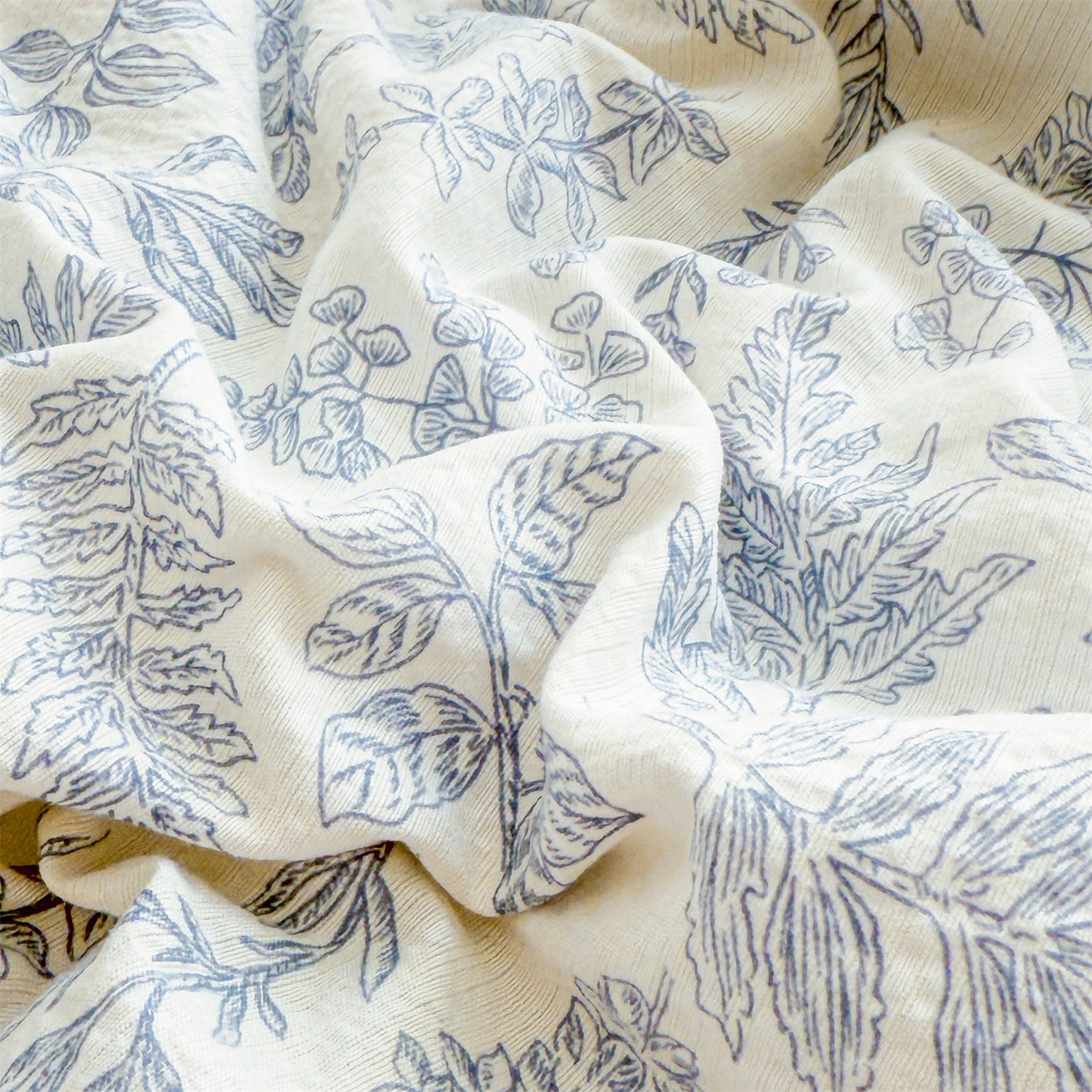 91家纺网 家纺一手货源 找家纺 2026新款A类新疆棉花夏凉被加宽包边水洗棉卡通印花吸湿透气棉花夏被空调被 云感叶初语