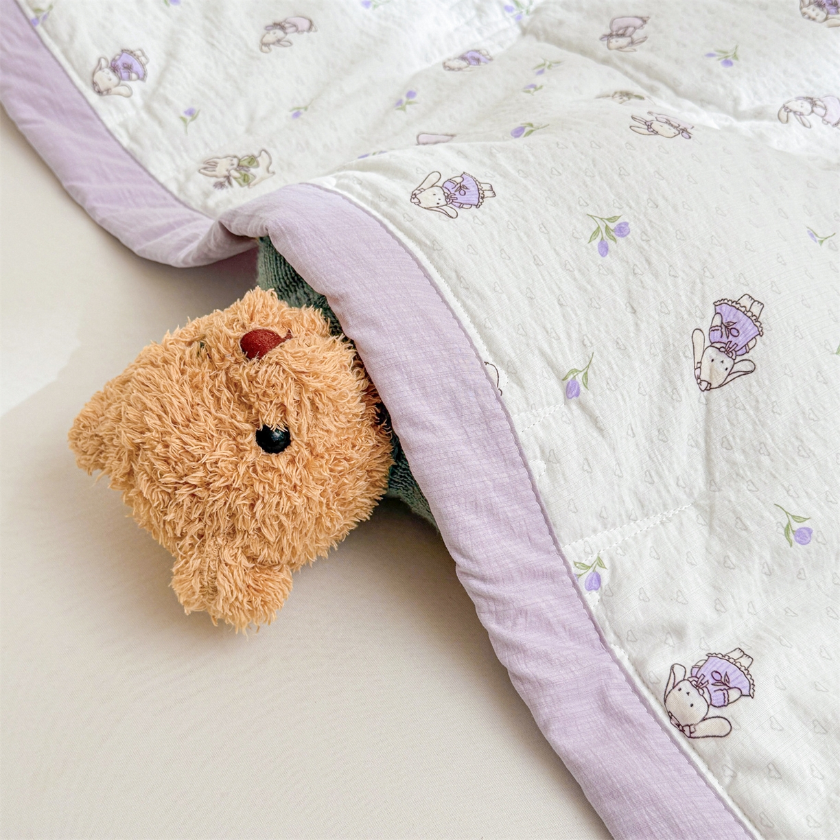 91家纺网 家纺一手货源 找家纺 2026新款A类新疆棉花夏凉被加宽包边水洗棉卡通印花吸湿透气棉花夏被空调被 云感郁金兔