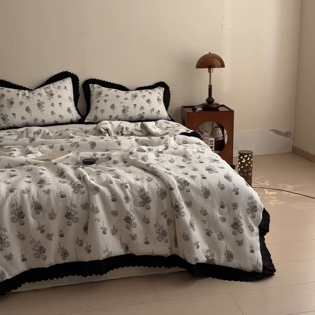 91家纺网 家纺一手货源 找家纺 布凡家居 2026春夏新款A类母婴级全棉皱皱纱工艺款大豆夏被夏凉被空调被 甜静花园