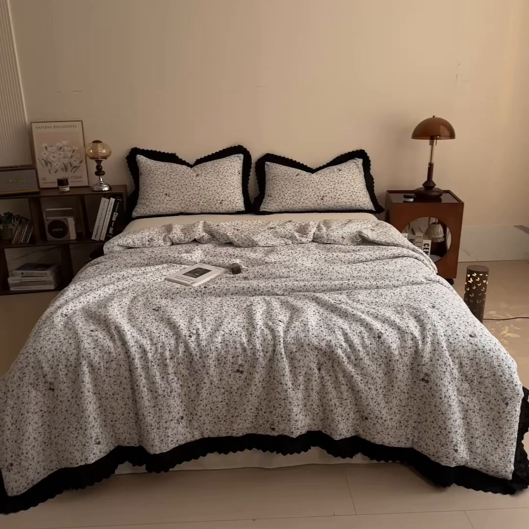 91家纺网 家纺一手货源 找家纺 布凡家居 2026春夏新款A类母婴级全棉皱皱纱工艺款大豆夏被夏凉被空调被 夜雾繁花