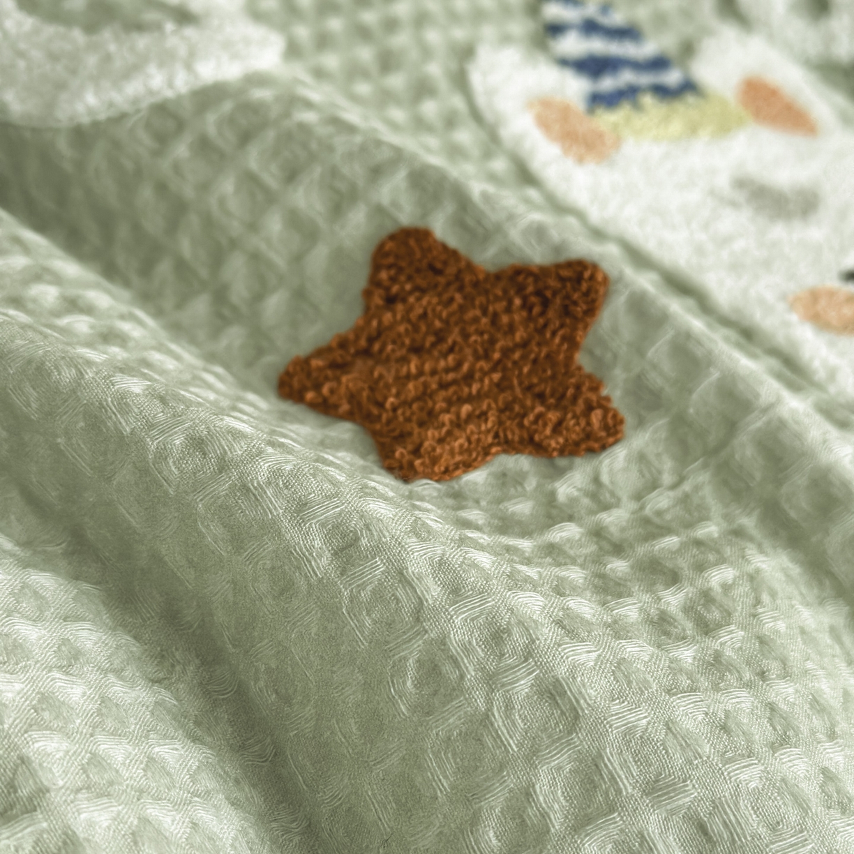 91家纺网 家纺一手货源 找家纺 ab家纺 2026新款全棉华夫格毛巾绣四件套 舒沐-绿