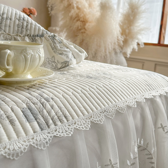 91家纺网 家纺一手货源 找家纺 瑞宝 2026新款法式全棉印花床裙四件套 淡陌