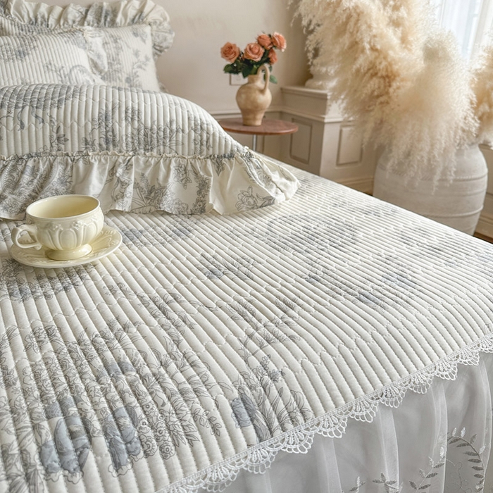 91家纺网 家纺一手货源 找家纺 瑞宝 2026新款法式全棉印花床裙四件套 淡陌