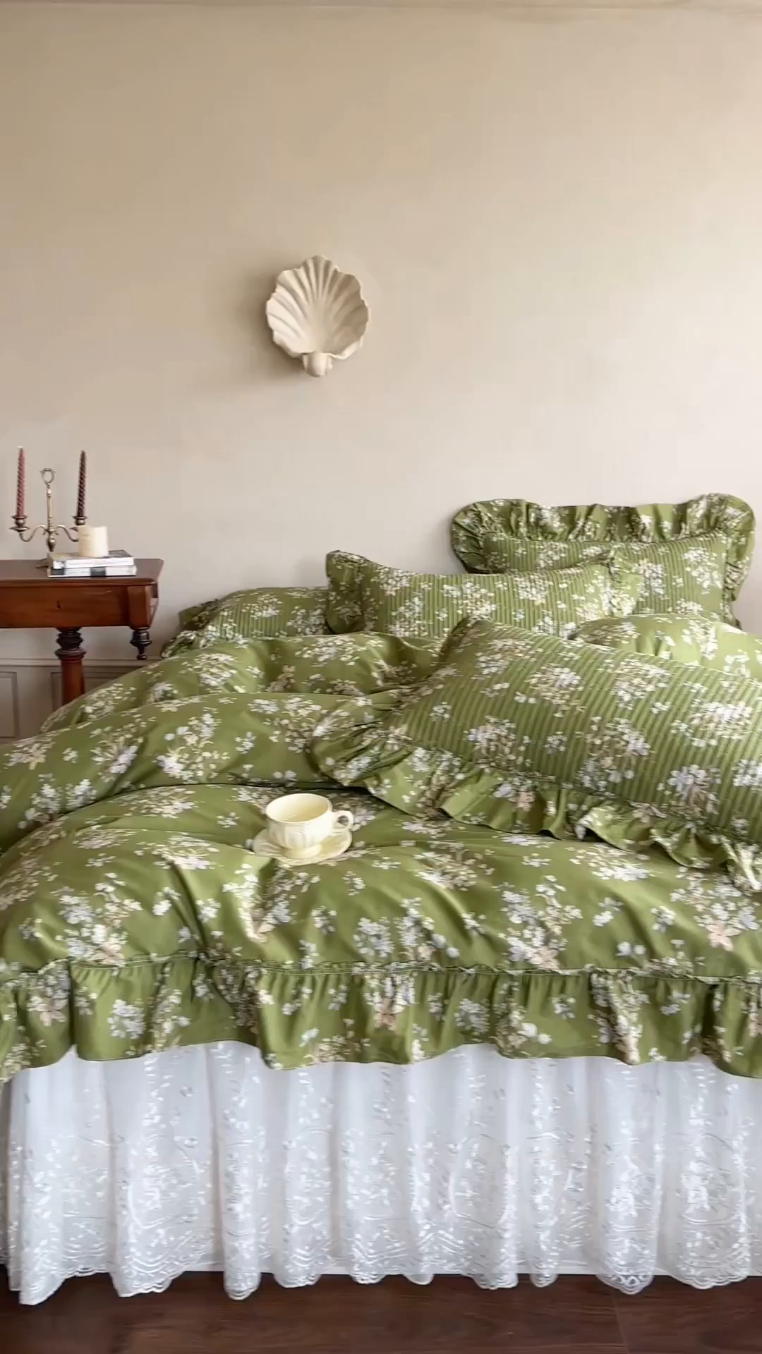 91家纺网 家纺一手货源 找家纺 瑞宝 2026新款法式全棉印花床裙四件套 花信风来