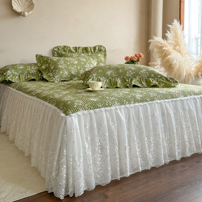 91家纺网 家纺一手货源 找家纺 瑞宝 2026新款法式全棉印花床裙三件套 花信风来