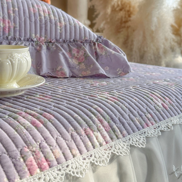 91家纺网 家纺一手货源 找家纺 瑞宝 2026新款法式全棉印花床裙三件套 紫花蕾