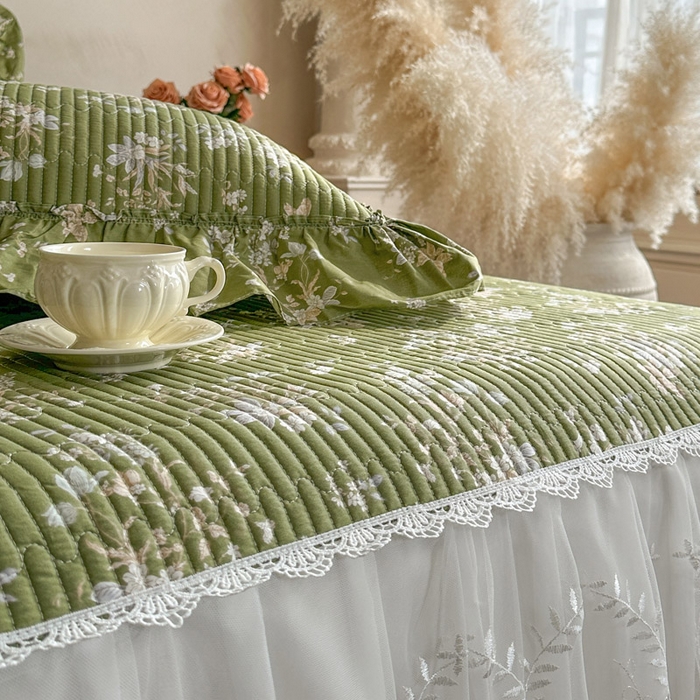 91家纺网 家纺一手货源 找家纺 瑞宝 2026新款法式全棉印花床裙三件套 花信风来