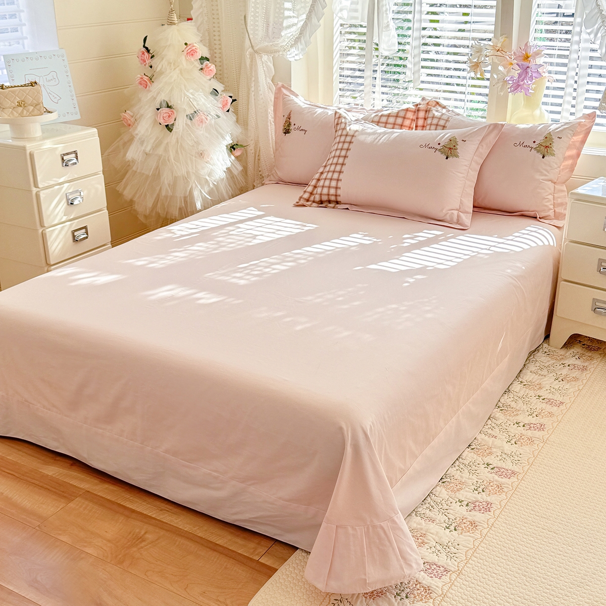 91家纺网 家纺一手货源 找家纺 艾唯希家纺 2026新款优质全棉纯棉工艺刺绣四件套幸运树 幸运树-粉色