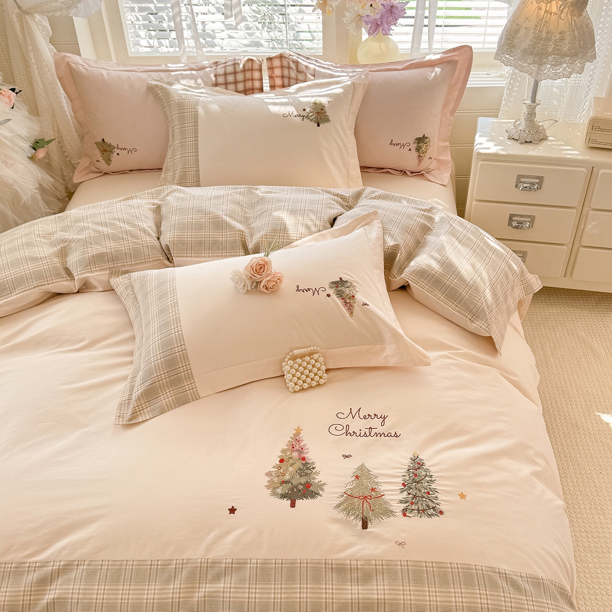 91家纺网 家纺一手货源 找家纺 艾唯希家纺 2026新款优质全棉纯棉工艺刺绣四件套幸运树 幸运树-米杏色