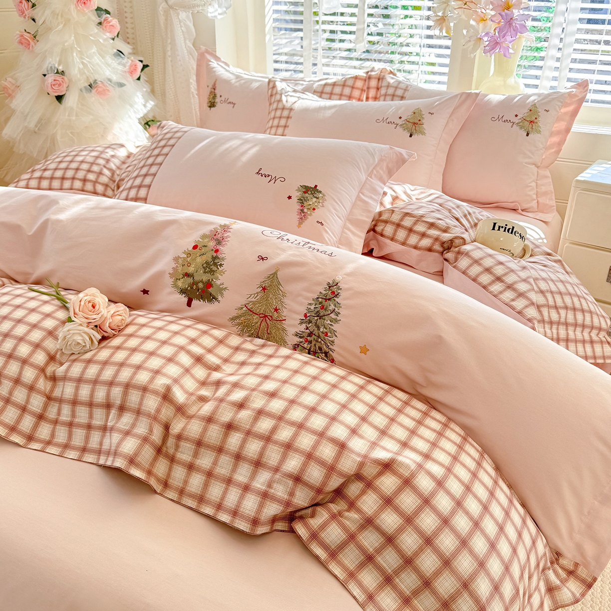 91家纺网 家纺一手货源 找家纺 艾唯希家纺 2026新款优质全棉纯棉工艺刺绣四件套幸运树 幸运树-粉色