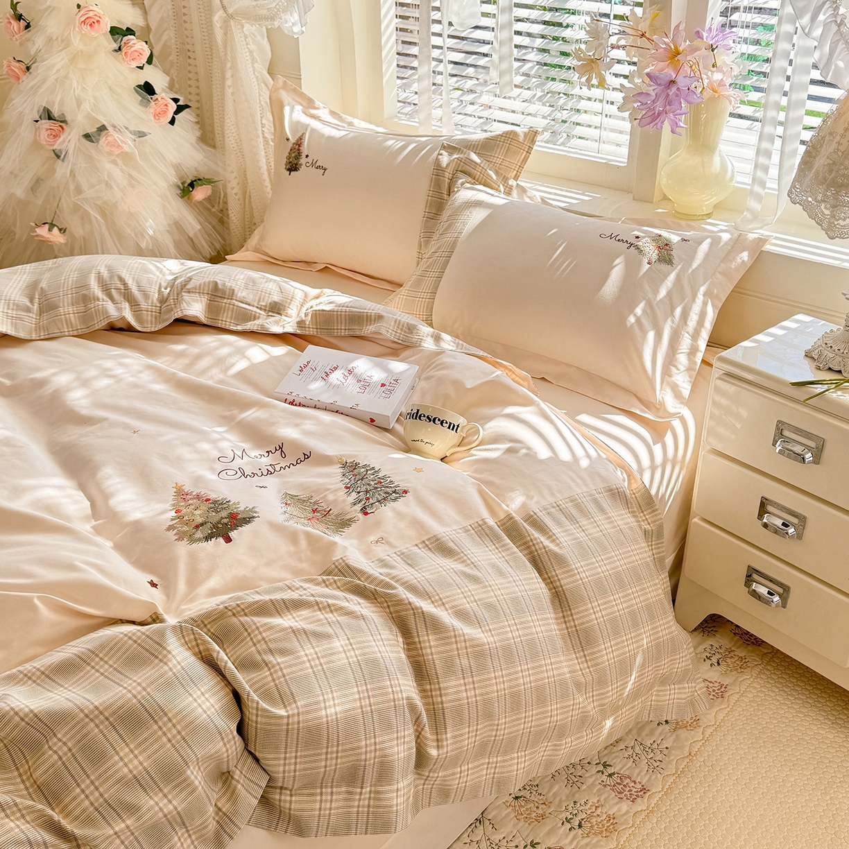 91家纺网 家纺一手货源 找家纺 艾唯希家纺 2026新款优质全棉纯棉工艺刺绣四件套幸运树 幸运树-米杏色