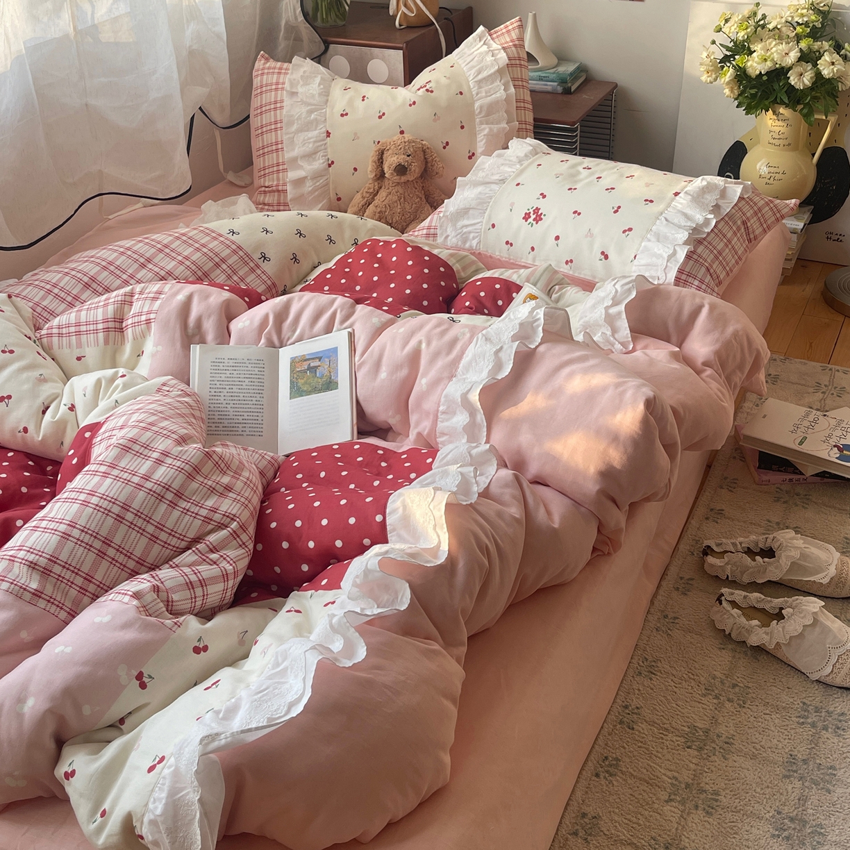 91家纺网 家纺一手货源 找家纺 觅糖家纺 2026新款全棉纯棉双层纱梦幻花边系列四件套（会员-5） 甜心雾语