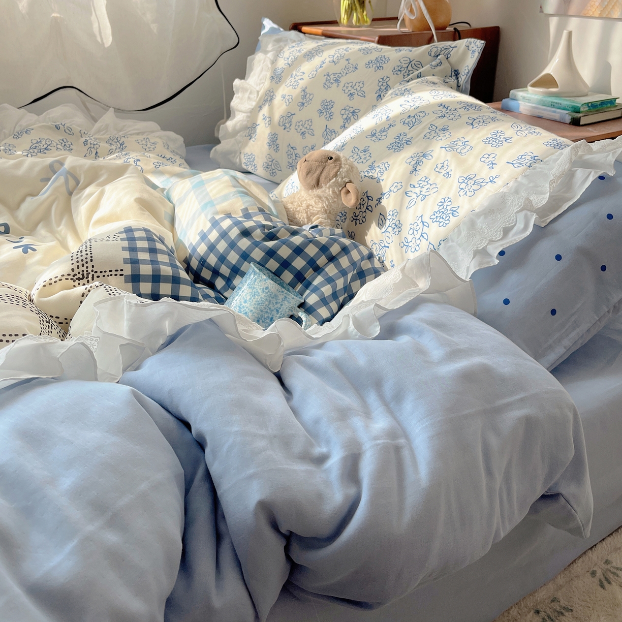 91家纺网 家纺一手货源 找家纺 觅糖家纺 2026新款全棉纯棉双层纱梦幻花边系列四件套（会员-5） 雾蓝日记