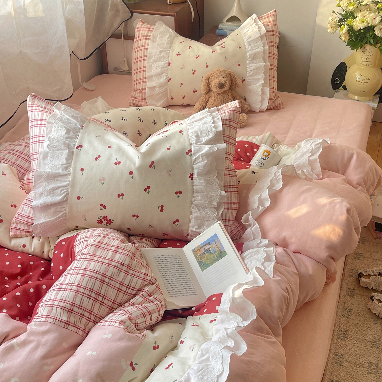 91家纺网 家纺一手货源 找家纺 觅糖家纺 2026新款全棉纯棉双层纱梦幻花边系列四件套（会员-5） 甜心雾语