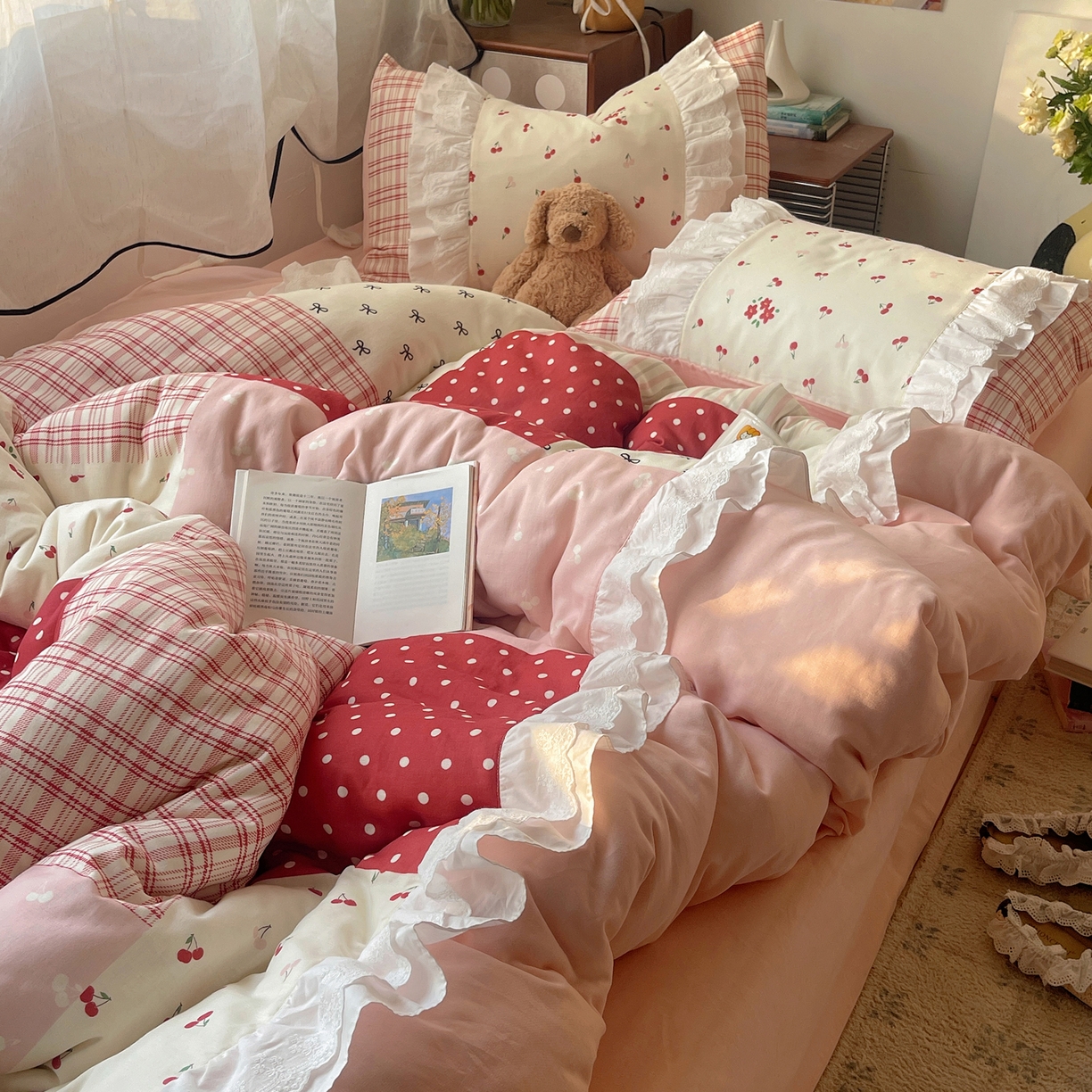 91家纺网 家纺一手货源 找家纺 觅糖家纺 2026新款全棉纯棉双层纱梦幻花边系列四件套（会员-5） 甜心雾语