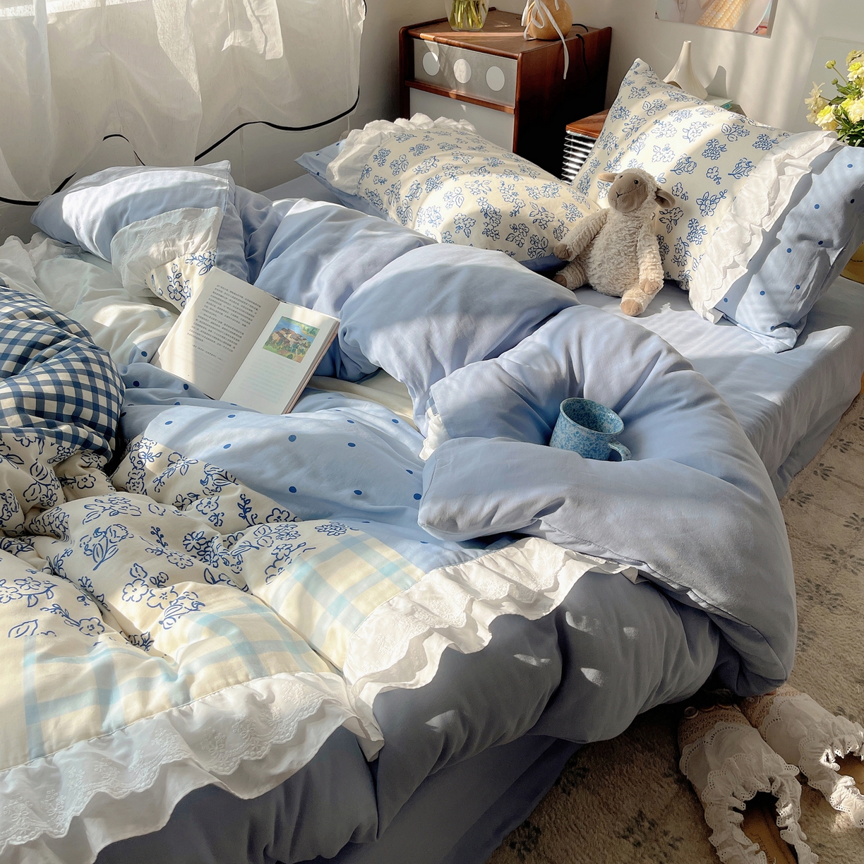 91家纺网 家纺一手货源 找家纺 觅糖家纺 2026新款全棉纯棉双层纱梦幻花边系列四件套（会员-5） 雾蓝日记