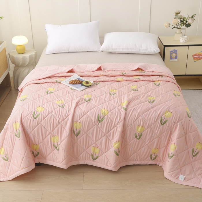 91家纺网 家纺一手货源 找家纺 被多多被业 2026新款水洗棉印花夏被空调被夏凉被 秘密花园