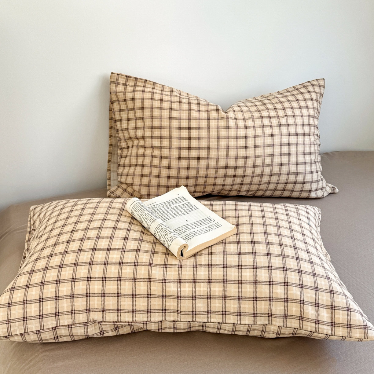 91家纺网 家纺一手货源 找家纺 红淳家纺 2026新款全棉A类双层纱四件套 复古格棕（普通款）