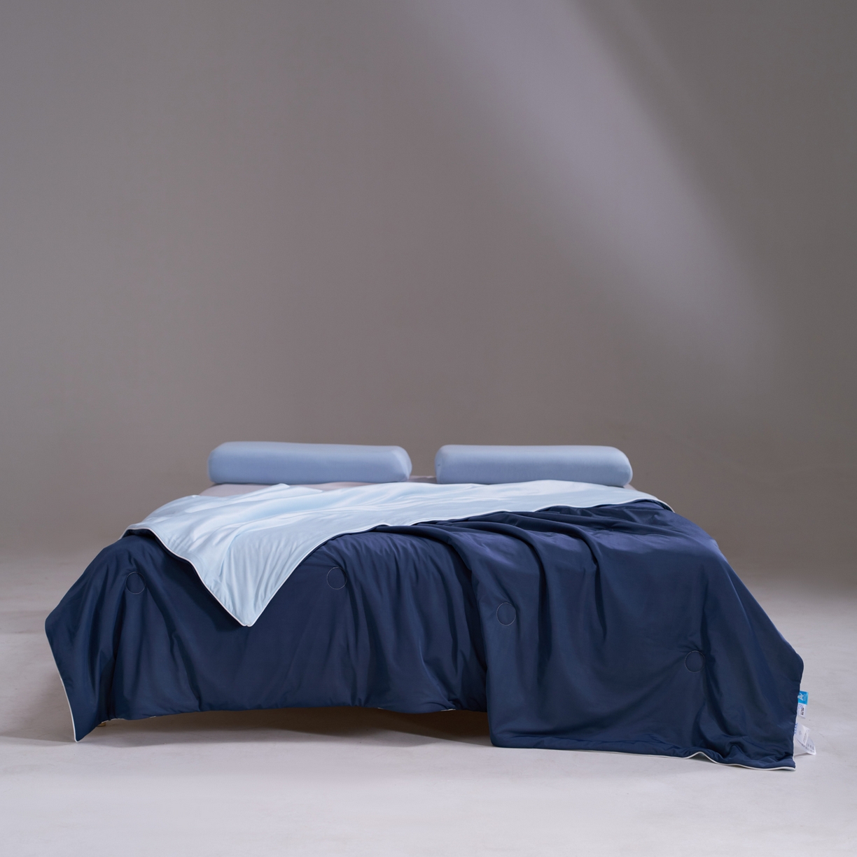 91家纺网 家纺一手货源 找家纺 佳轩家纺 2026新款超柔凉感丝夏被夏凉被空调被 深睡蓝