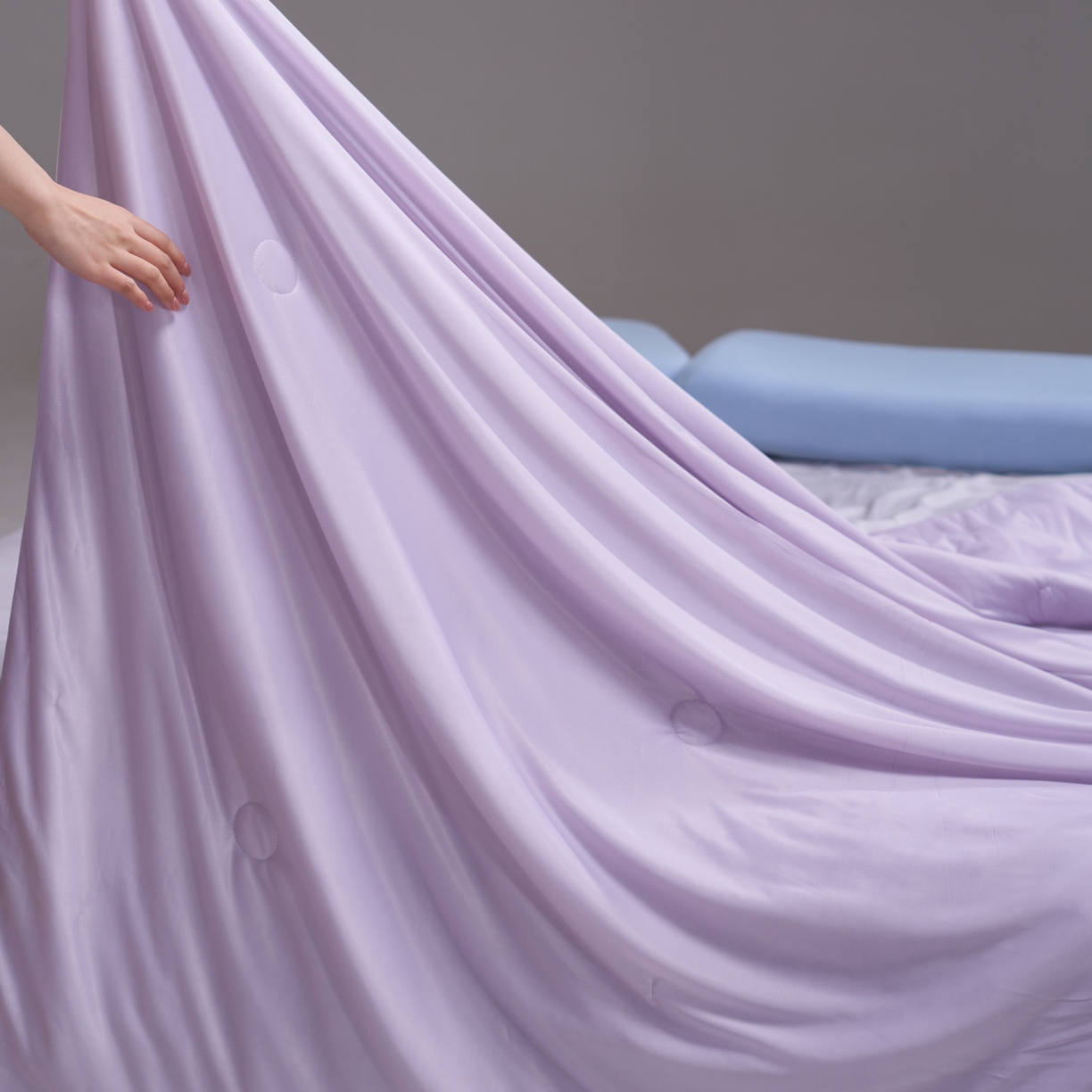 91家纺网 家纺一手货源 找家纺 佳轩家纺 2026新款超柔凉感丝夏被夏凉被空调被 优雅紫