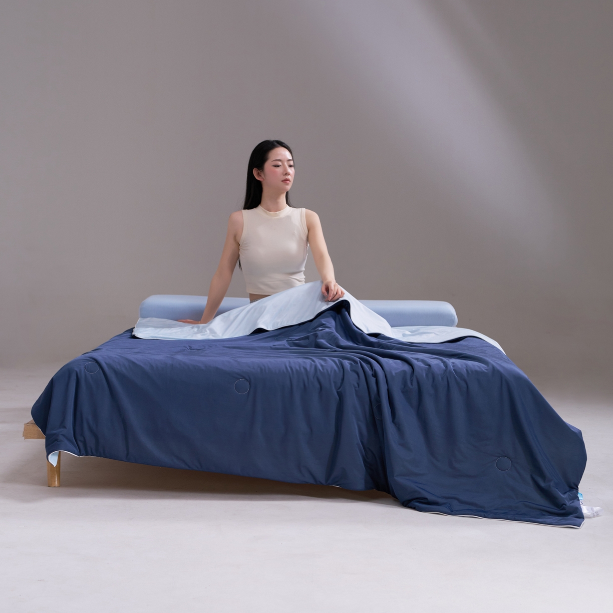 91家纺网 家纺一手货源 找家纺 佳轩家纺 2026新款超柔凉感丝夏被夏凉被空调被 深睡蓝