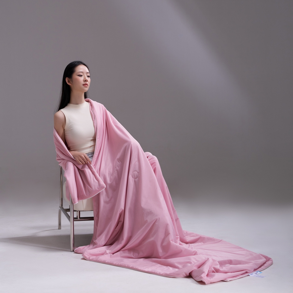 91家纺网 家纺一手货源 找家纺 佳轩家纺 2026新款超柔凉感丝夏被夏凉被空调被 豆沙粉