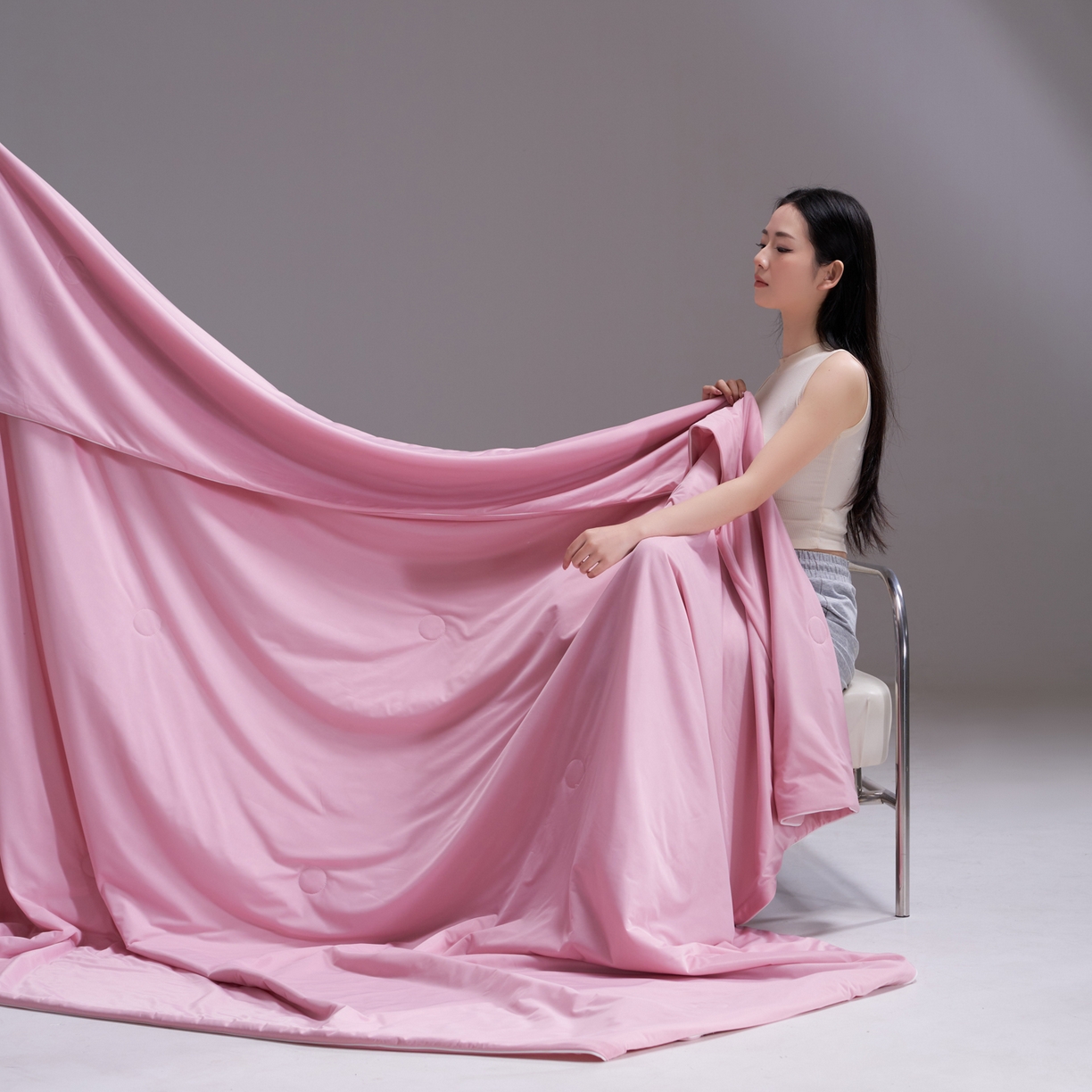 91家纺网 家纺一手货源 找家纺 佳轩家纺 2026新款超柔凉感丝夏被夏凉被空调被 豆沙粉