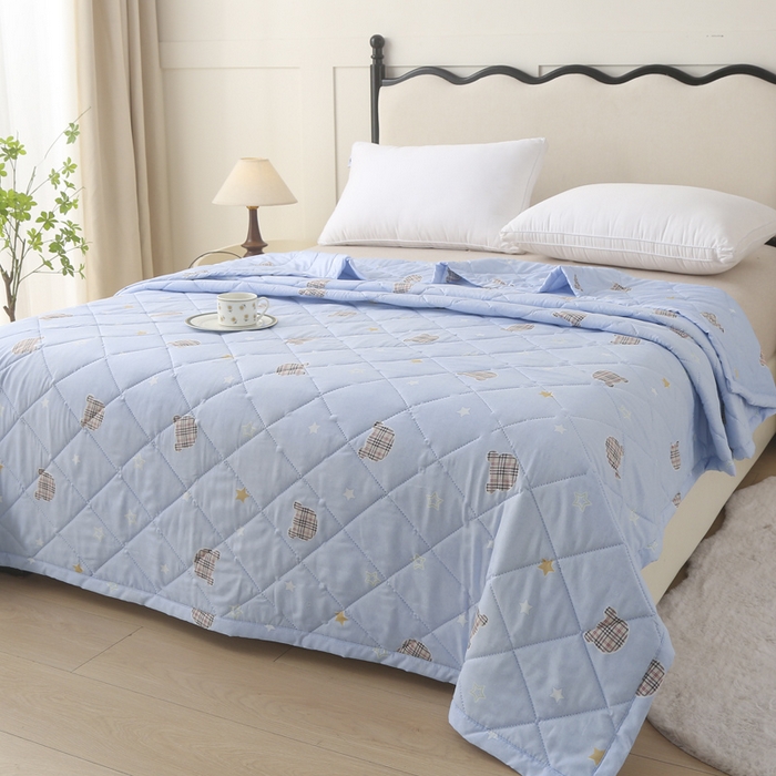 91家纺网 家纺一手货源 找家纺 被多多被业 2026新款亲肤棉夏被空调被夏凉被 机灵熊