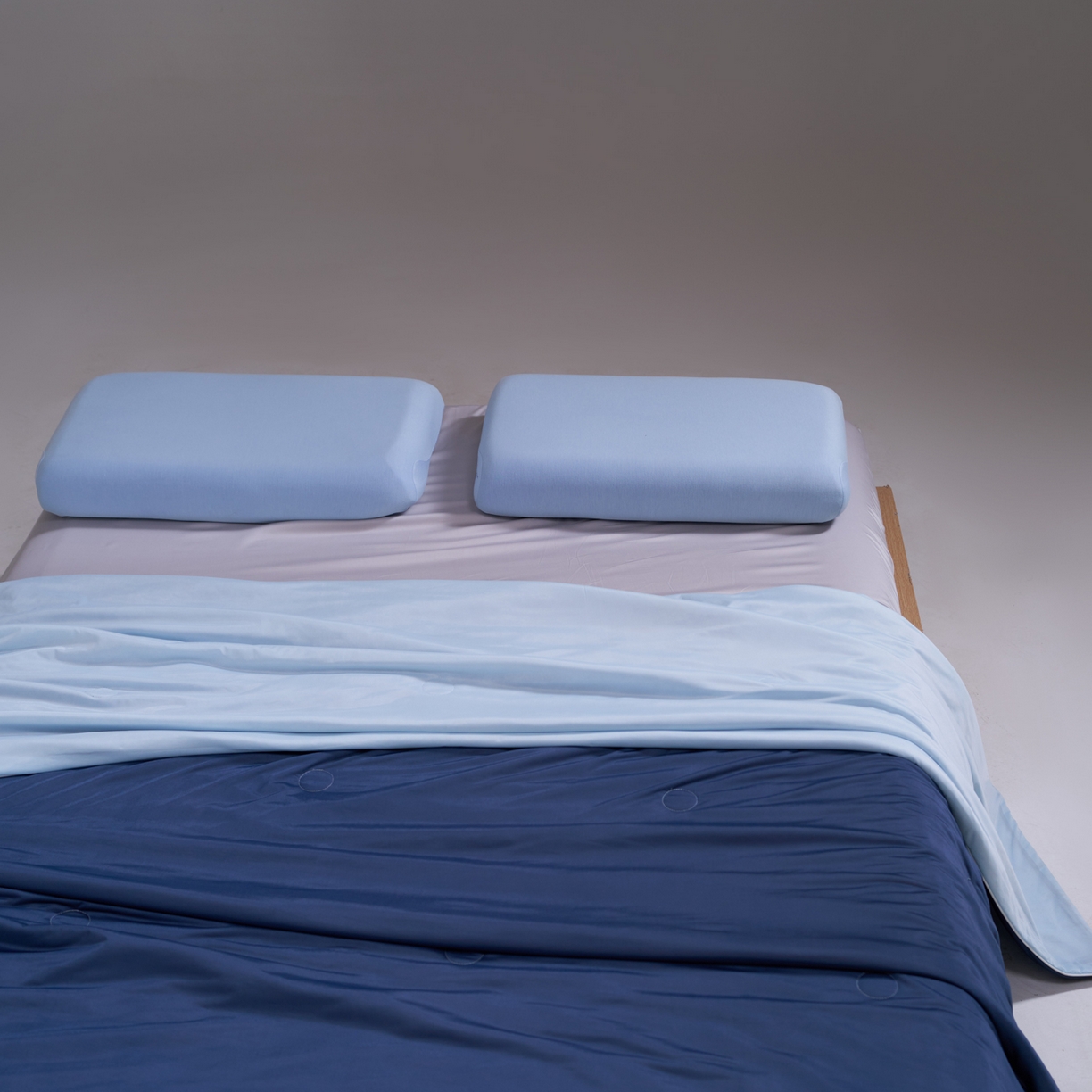 91家纺网 家纺一手货源 找家纺 佳轩家纺 2026新款超柔凉感丝夏被夏凉被空调被 深睡蓝