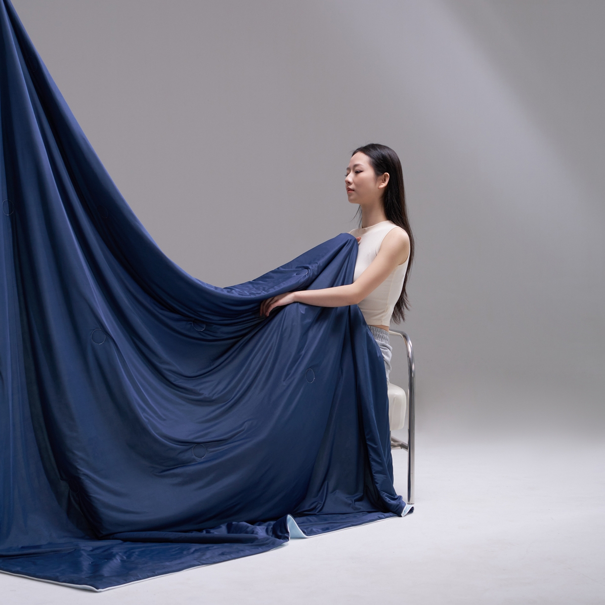 91家纺网 家纺一手货源 找家纺 佳轩家纺 2026新款超柔凉感丝夏被夏凉被空调被 深睡蓝