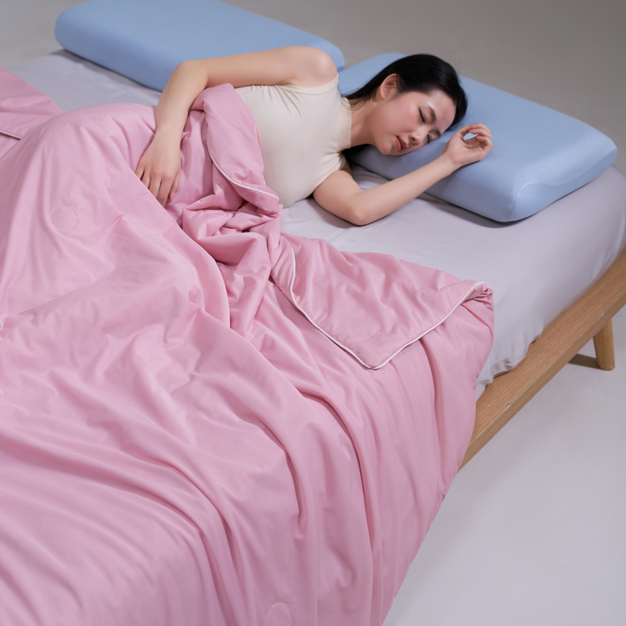 91家纺网 家纺一手货源 找家纺 佳轩家纺 2026新款超柔凉感丝夏被夏凉被空调被 豆沙粉