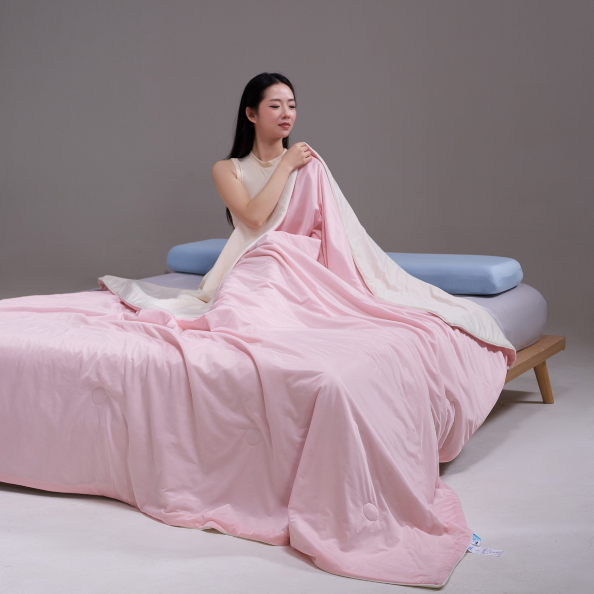 91家纺网 家纺一手货源 找家纺 佳轩家纺 2026新款超柔凉感丝夏被夏凉被空调被 浅粉-米黄