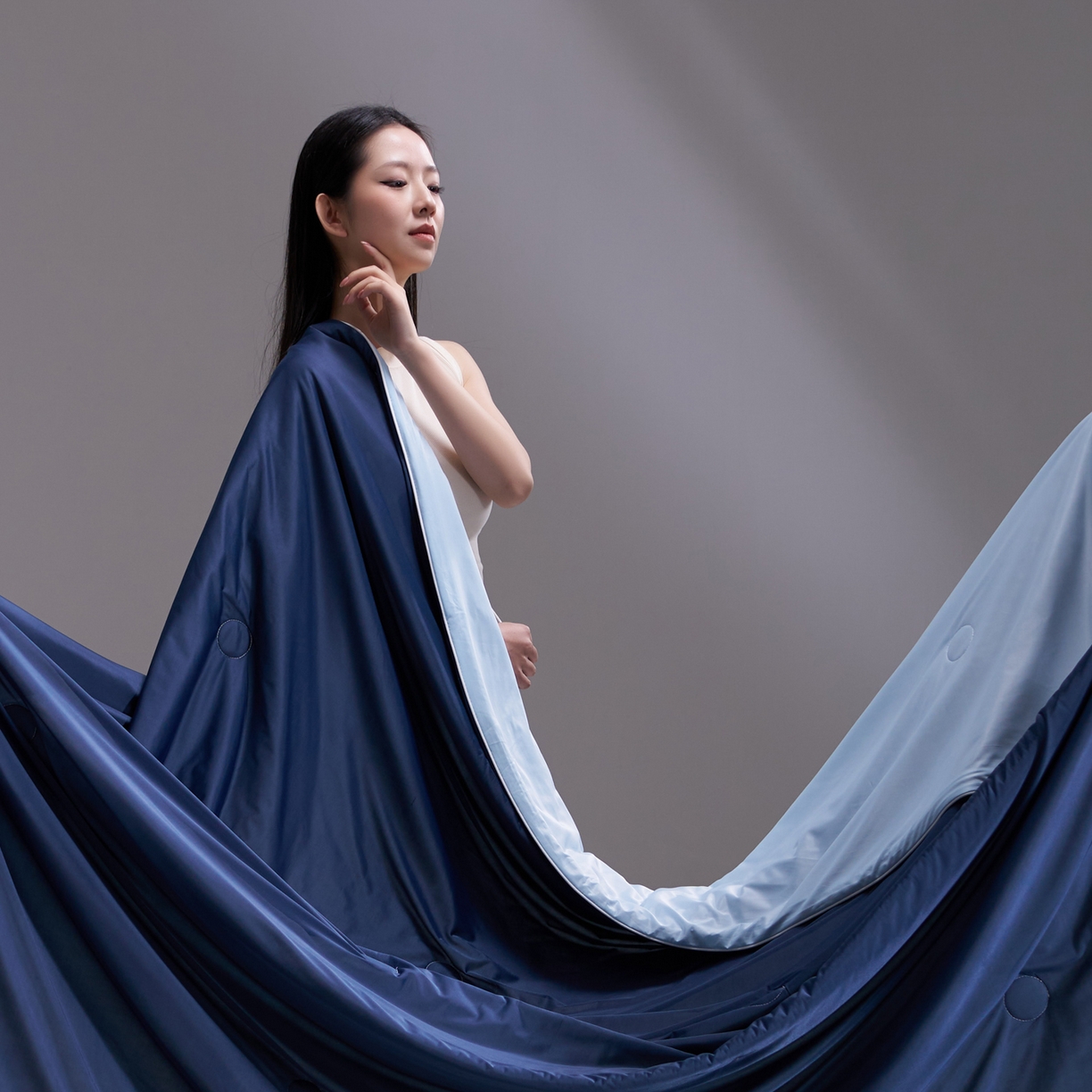 91家纺网 家纺一手货源 找家纺 佳轩家纺 2026新款超柔凉感丝夏被夏凉被空调被 深睡蓝