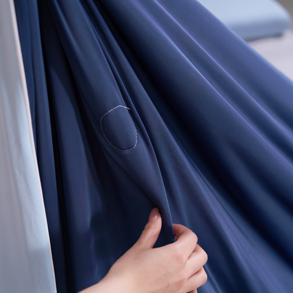 91家纺网 家纺一手货源 找家纺 佳轩家纺 2026新款超柔凉感丝夏被夏凉被空调被 深睡蓝