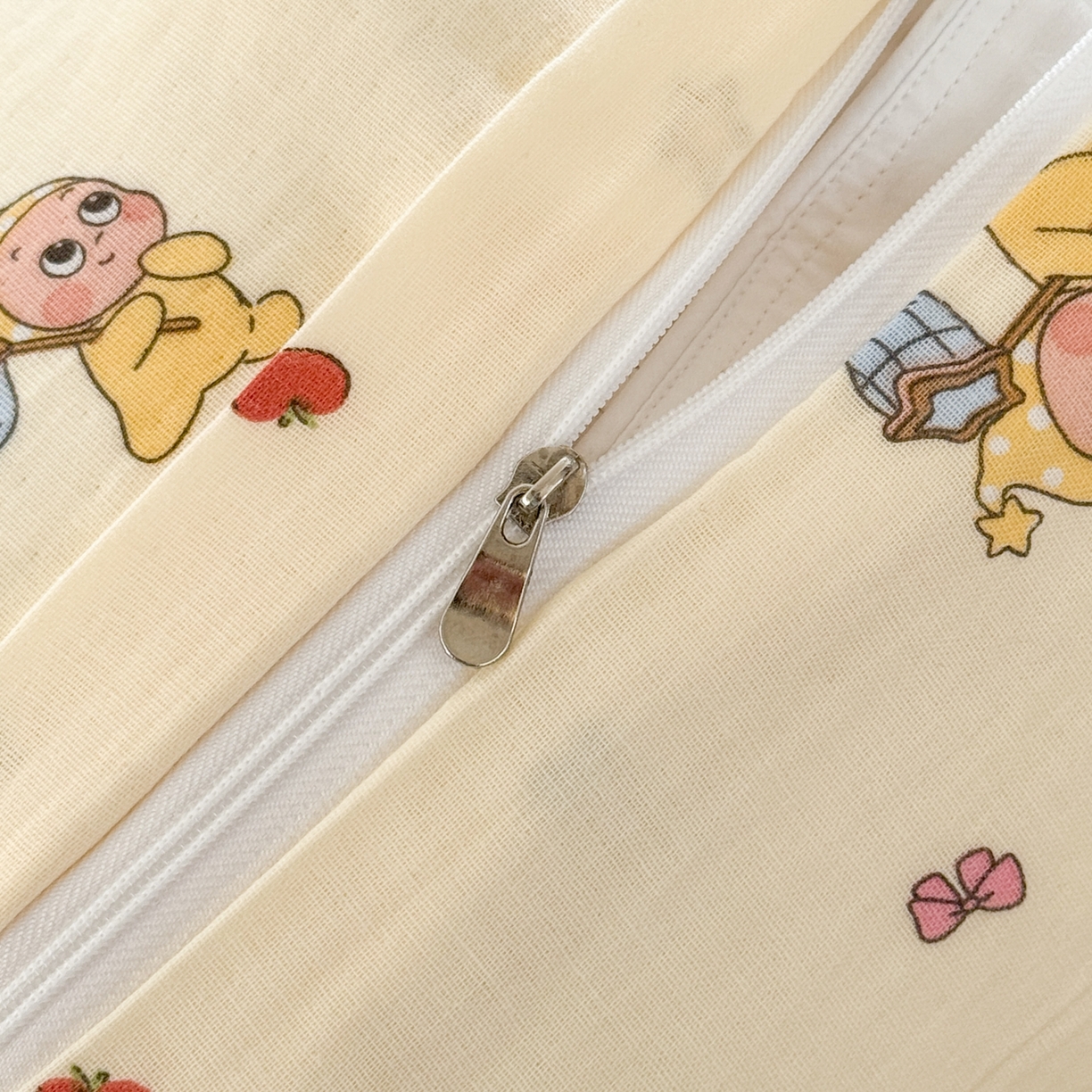 91家纺网 家纺一手货源 找家纺 红淳家纺 2026新款全棉A类双层纱四件套 可爱星人（普通款）