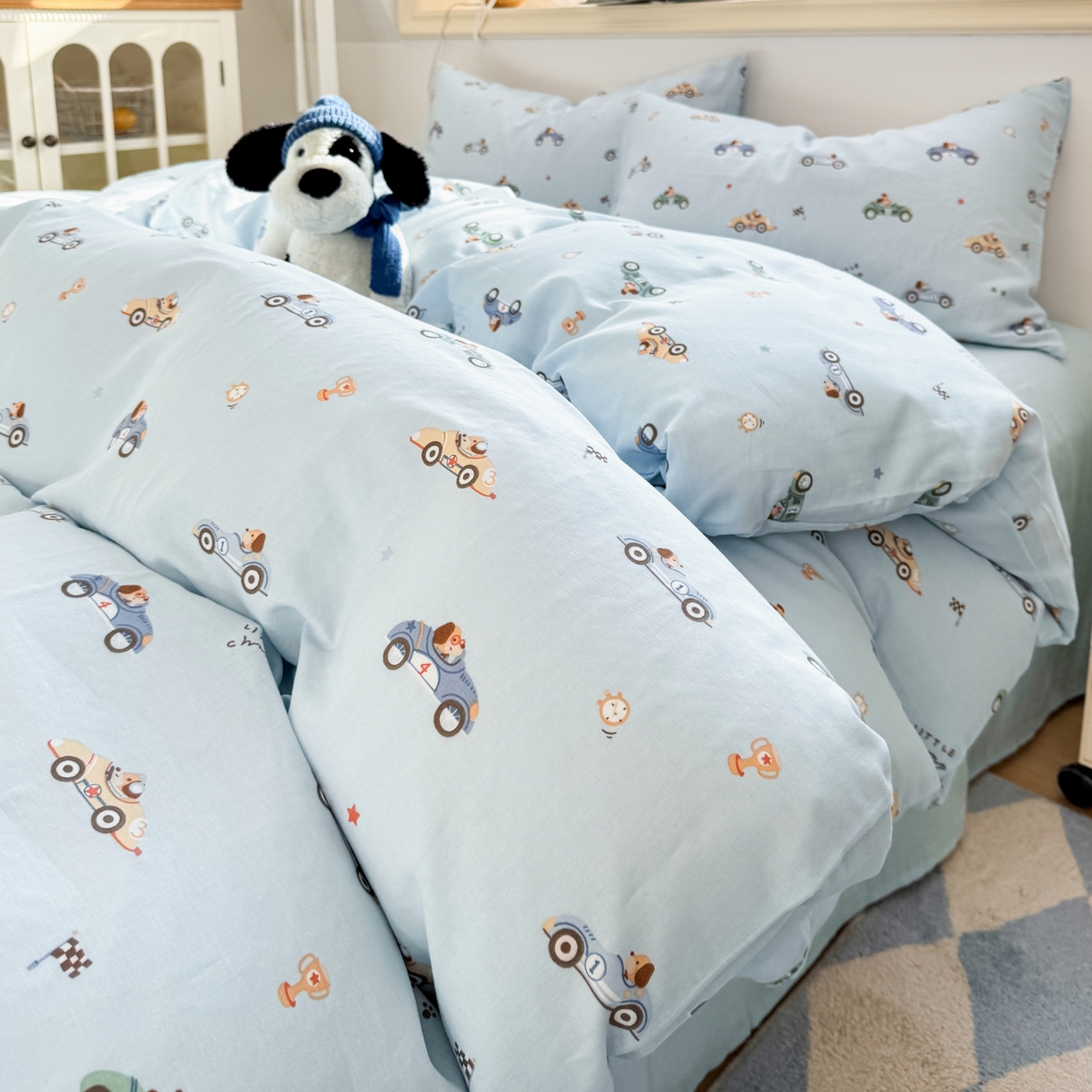 91家纺网 家纺一手货源 找家纺 红淳家纺 2026新款全棉A类双层纱四件套 汽车狗（普通款）